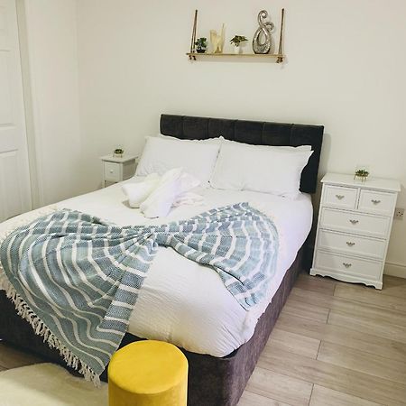 Modern & Cosy 2-Bed Apartment Near Nec, Airport & Jlr! Birmingham Phòng bức ảnh