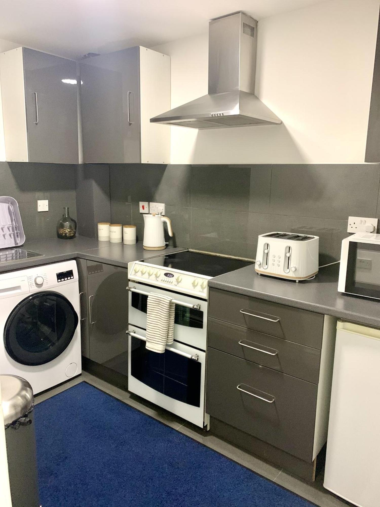 Modern & Cosy 2-Bed Apartment Near Nec, Airport & Jlr! Birmingham Phòng bức ảnh
